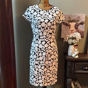 Laura Ashley Fitted Floral Black and White Dress. Size 6 - measurements below.